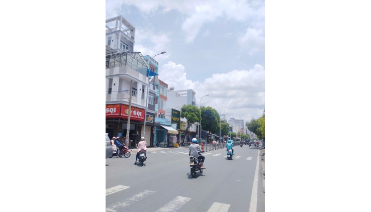 Ngộp Lý Thánh Tông - Giáp Q11 - 4,5x15m2 - HXH 6m Thông - 2 tầng